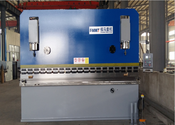 液壓闆(pǎn)料折彎(wān)機160T4000