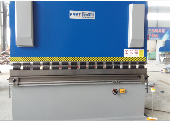 液壓闆(pan)料折彎(wan)機100T3200