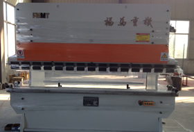 WC67Y系列(liè)三缸液(yè)壓闆料(liào)折彎機(jī)