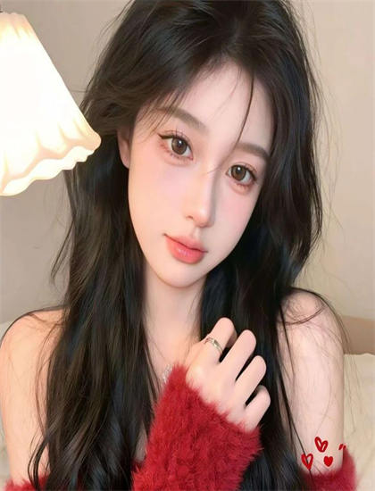 以主播播报时腰上别枪_高清时装秀视频_八字眉的女人