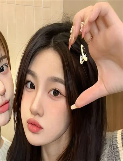 《大胸护士》在线观看无码_扒开老师双腿猛进入白浆小说